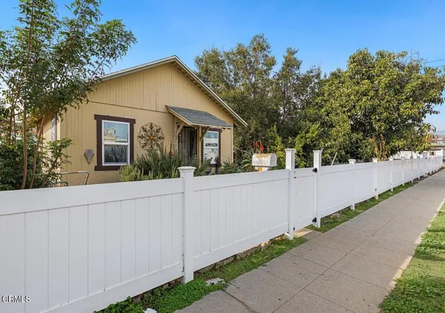 1st image of 120 S Ojai St, Santa Paula, CA 93060 | MLS# V1-35010
