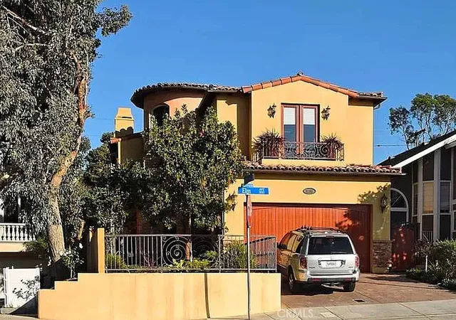 Homes for sale in Manhattan Beach, CA | 3200 Elm, Manhattan Beach, CA 90266 | MLS# SW26047874