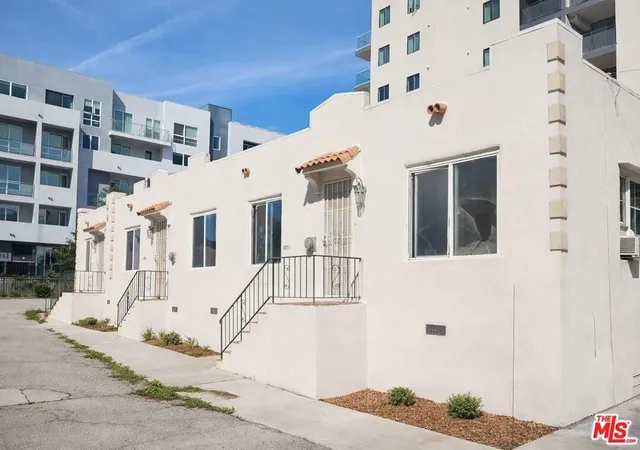2nd image of 1028 S Serrano Ave, Los Angeles, CA 90006 | MLS# 26660099
