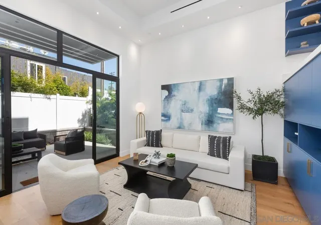 4th image of 744 Bonair St, La Jolla, CA 92037 | MLS# 260005106SD