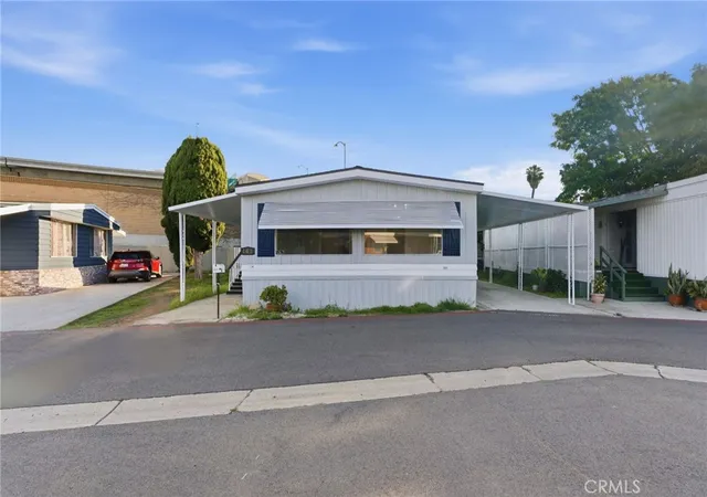 3rd image of 141 E Coronado Ln, Tustin, CA 92780 | MLS# PW26048216