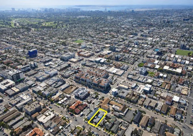 Listing Photo 2 - Condo for sale in building located at 4010 4016 Illinois St, San Diego, CA 92104 - Unit #