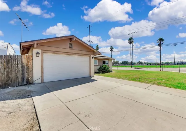 4th image of 1602 Glover St, Redlands, CA 92374 | MLS# IG26048401