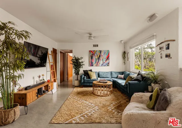 1st image of 2260 N Cahuenga Blvd #405, Los Angeles, CA 90068 | MLS# 26659903