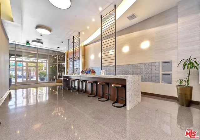 3rd image of 3810 Wilshire Blvd #502, Los Angeles, CA 90010 | MLS# 26660321