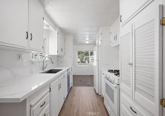 Photo 3 of Manufactured home for sale at 655 E Main St #9, San Jacinto, CA 92583 | MLS# IG26048358 | Listing updated on 2026-10-12