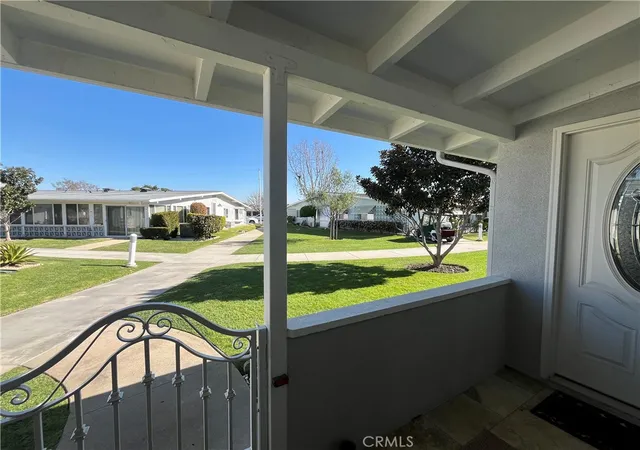 Listing Photo 5 - Condo for sale in building located at 13824 Fresh Mdw Ln M3 13g, Seal Beach, CA 90740