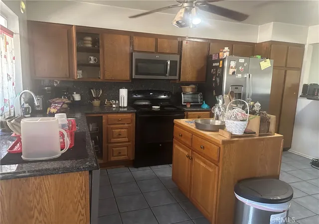 Photo 2 of Sale Pending at 2110 Sandalwood Dr, El Centro, CA 92243 | MLS# CV26048765 | Listing updated on 2026-09-02