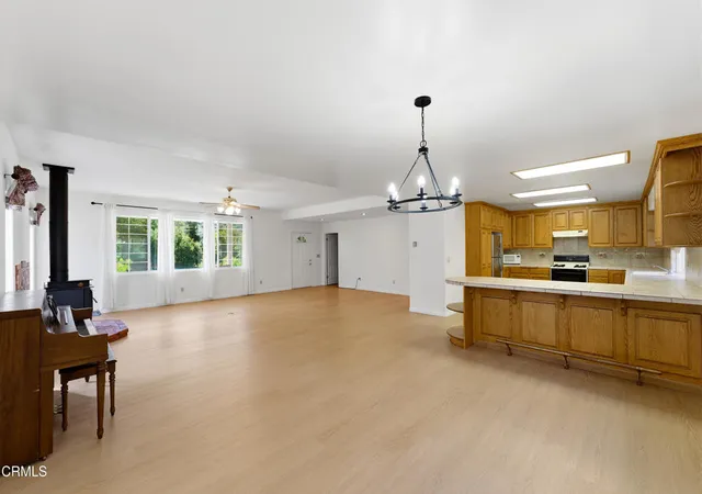 3rd image of 15811 Calle El Capitan, Green Valley, CA 91390 | MLS# V1-35031