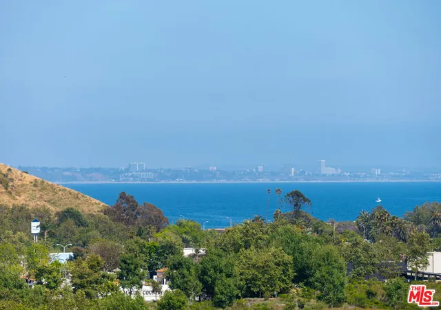 Homes for sale in Malibu, CA | 23908 De Ville Wy #B, Malibu, CA 90265 | MLS# 26660459