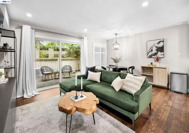 1st image of 2724 2724 Oak Rd #88, Walnut Creek, CA 94597 | MLS# 41126159