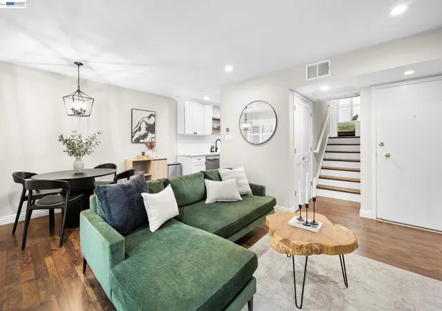 2nd image of 2724 2724 Oak Rd #88, Walnut Creek, CA 94597 | MLS# 41126159