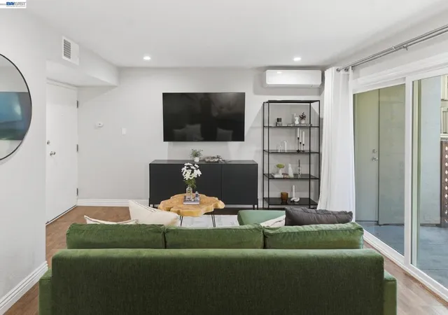 4th image of 2724 2724 Oak Rd #88, Walnut Creek, CA 94597 | MLS# 41126159