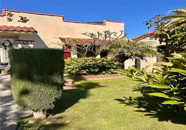 Photo 2 of Single family home for sale at 6147 Gundry, Long Beach, CA 90805 | MLS# IV26048212 | Listing updated on 2026-10-07
