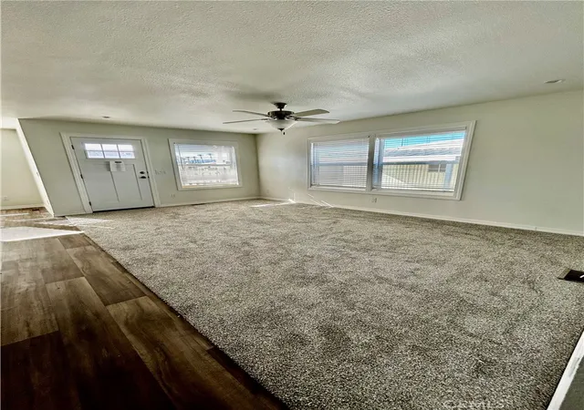 Photo 3 of Manufactured home for sale at 675 W Oakland Ave #B8, Hemet, CA 92543 | MLS# SW26049285 | Listing updated on 2026-06-12