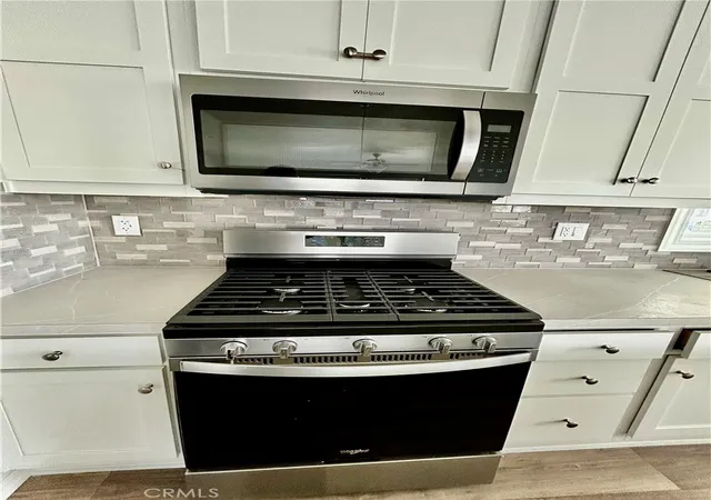 Photo 4 of Manufactured home for sale at 675 W Oakland Ave #B8, Hemet, CA 92543 | MLS# SW26049285 | Listing updated on 2026-06-12