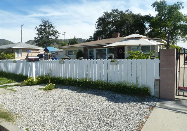 2nd image of 936 N Enid, Azusa, CA 91702 | MLS# DW26049363