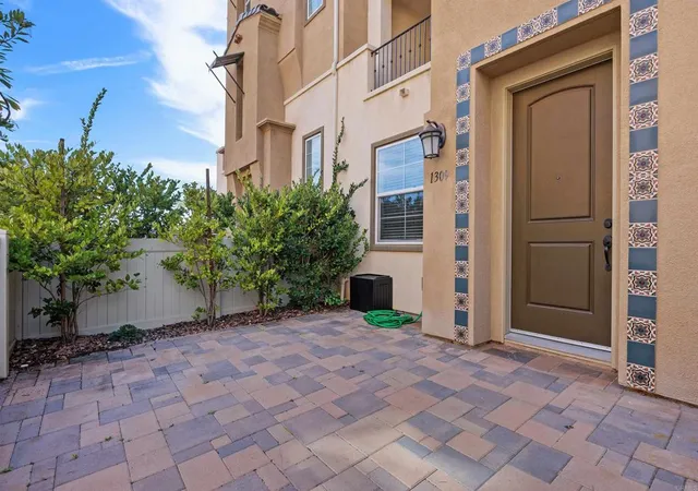 Homes for sale in Oceanside, CA | 1309 Via Lucero, Oceanside, CA 92056 | MLS# NDP2602150