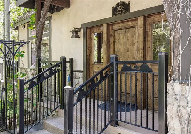 Homes for sale in Lake Arrowhead, CA | 1034 Teakwood, Lake Arrowhead, CA 92352 | MLS# IG26049386