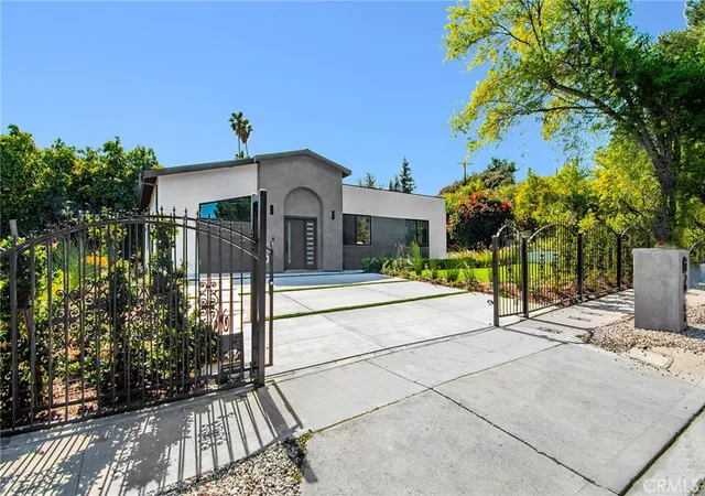 1st image of 20100 Hatteras St, Woodland Hills, CA 91367 | MLS# SR26049405