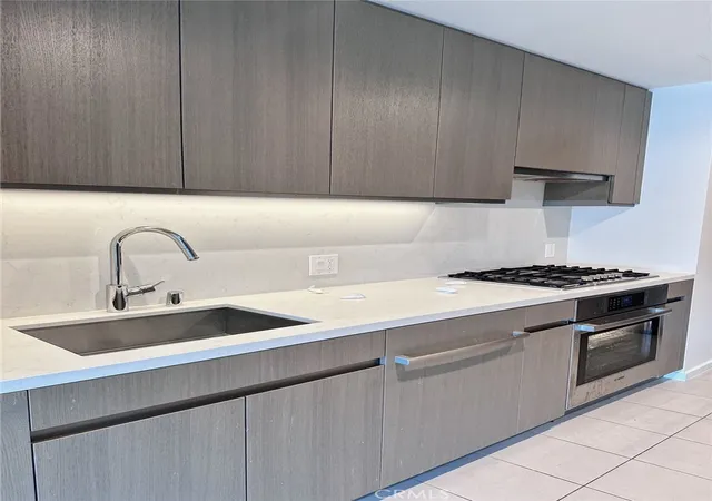 3rd image of 889 Francisco #2505, Los Angeles, CA 90017 | MLS# AR26032538