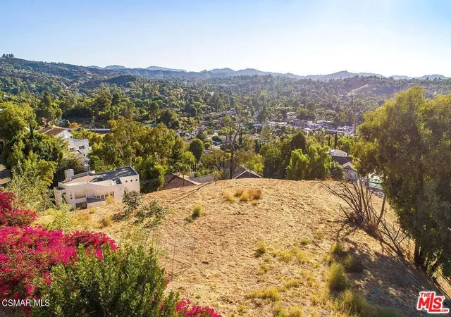 1st image of 5015 Calatrana Dr, Woodland Hills, CA 91364 | MLS# 26660817