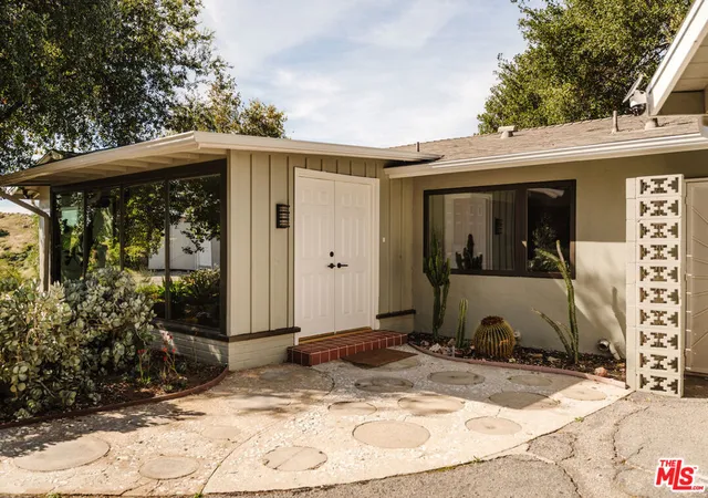 4th image of 9550 Wheatland Ave, Sunland, CA 91040 | MLS# 26660665