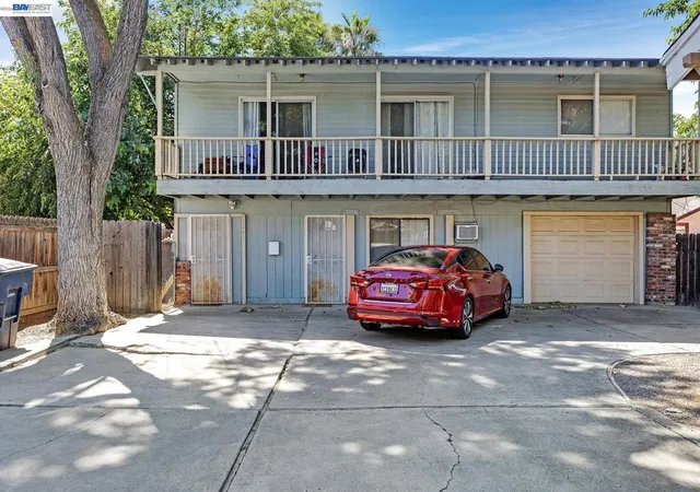 Photo 3 of Single family home for sale at 1241 Parker Ave, Tracy, CA 95376 | MLS# 41126267 | Listing updated on 2026-09-25