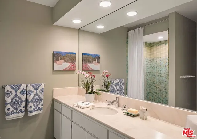 Homes for sale in Beverly Hills, CA | 141 S Linden Dr #204, Beverly Hills, CA 90212 | MLS# 26660903