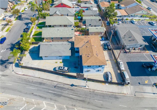 3rd image of 340 W 62Nd St, Los Angeles, CA 90003 | MLS# OC26017109