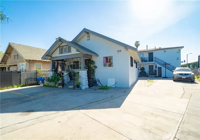 4th image of 340 W 62Nd St, Los Angeles, CA 90003 | MLS# OC26017109