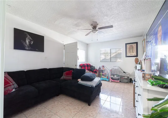 56th image of 340 W 62nd St, Los Angeles, CA 90003 | MLS# OC26017109