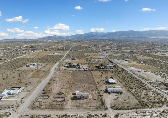 47th image of 1961 Seville Pl, Pinon Hills, CA 92372 | MLS# HD26048444