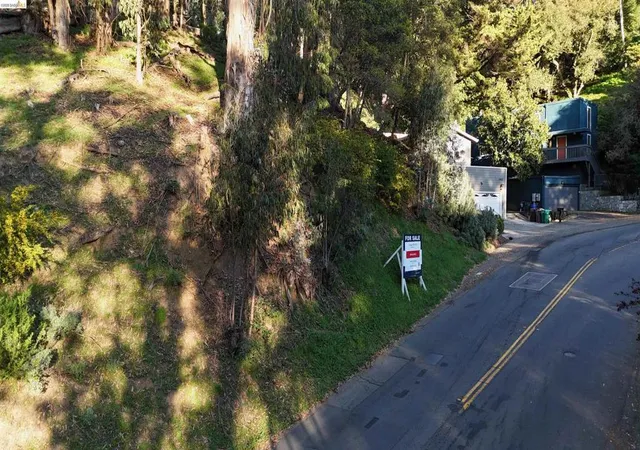 1st image of 5847 5847 Ascot Dr, Oakland, CA 94611 | MLS# 41126326