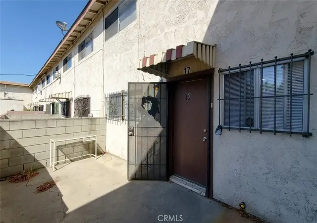 Homes for sale in Long Beach, CA | 2020 W 23 Street, Long Beach, CA 90810 | Houzeo