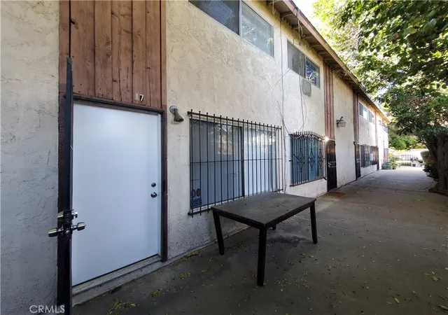3rd image of 2020 W 23 #17, Long Beach, CA 90810 | MLS# PW26048370