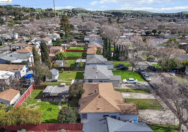 Photo 4 of Single family home for sale at 104 Foster St, Vallejo, CA 94591 | MLS# 41126390 | Listing updated on 2026-04-05