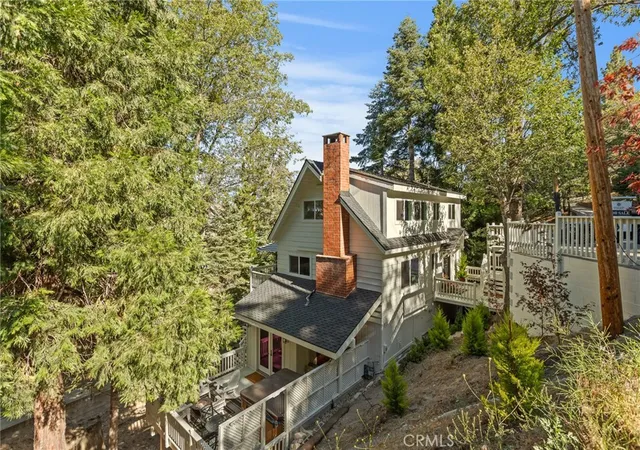 Photo 1 of Single family home for sale at 394 Ca 173, Lake Arrowhead, CA 92352 | MLS# IG26050308 | Listing updated on 2026-09-30