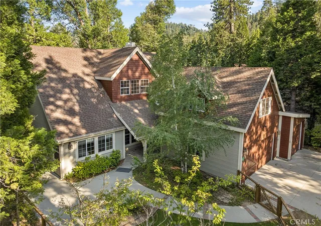 Photo 2 of Single family home for sale at 28637 Shenandoah, Lake Arrowhead, CA 92352 | MLS# IG26025944 | Listing updated on 2026-09-03
