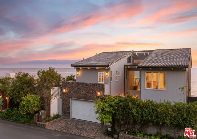 Homes for sale in Malibu, CA | 27078 Malibu Cove Colony Dr, Malibu, CA 90265 | MLS# 26661367