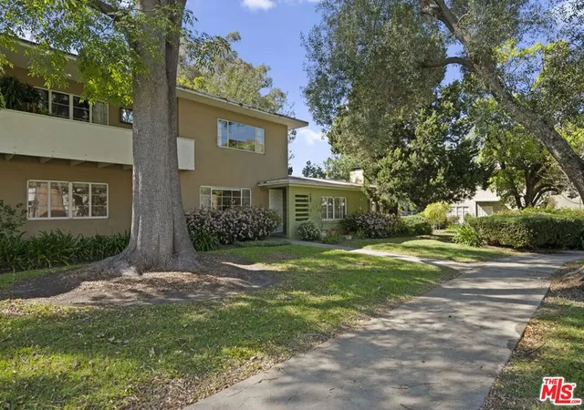 Listing Photo 4 - Condo for sale in building located at 5345 Vlg Grn, Los Angeles, CA 90016