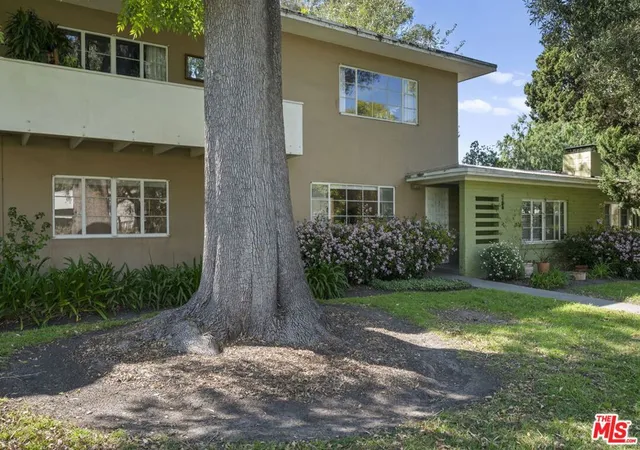 Listing Photo 5 - Condo for sale in building located at 5345 Vlg Grn, Los Angeles, CA 90016