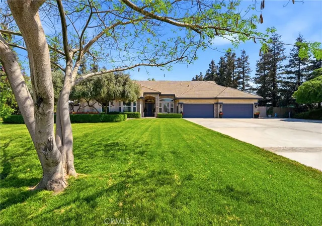 Photo 2 of Single family home for sale at 40912 Road 40, Dinuba, CA 93618 | MLS# FR26050755 | Listing updated on 2026-09-01