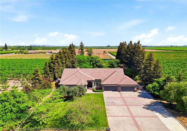 Photo 3 of Single family home for sale at 40912 Road 40, Dinuba, CA 93618 | MLS# FR26050755 | Listing updated on 2026-09-01