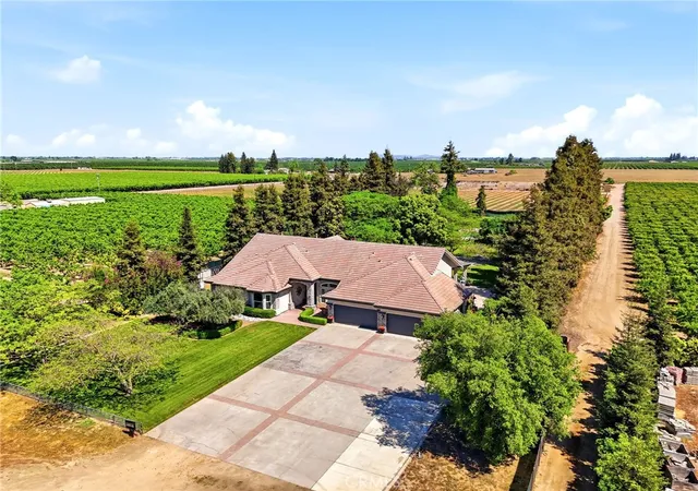 Photo 4 of Single family home for sale at 40912 Road 40, Dinuba, CA 93618 | MLS# FR26050755 | Listing updated on 2026-09-01