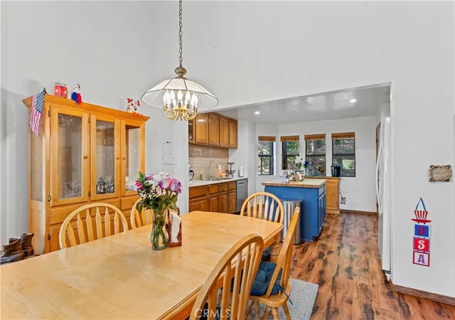 Photo 4 of Condo for sale at 27528 Ashwood Ln, Lake Arrowhead, CA 92352 | MLS# IG26050878 | Listing updated on 2026-10-03