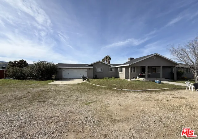 Photo 2 of Sale Pending at 41015 36th West St, Palmdale, CA 93551 | MLS# 26661729 | Listing updated on 2026-04-02