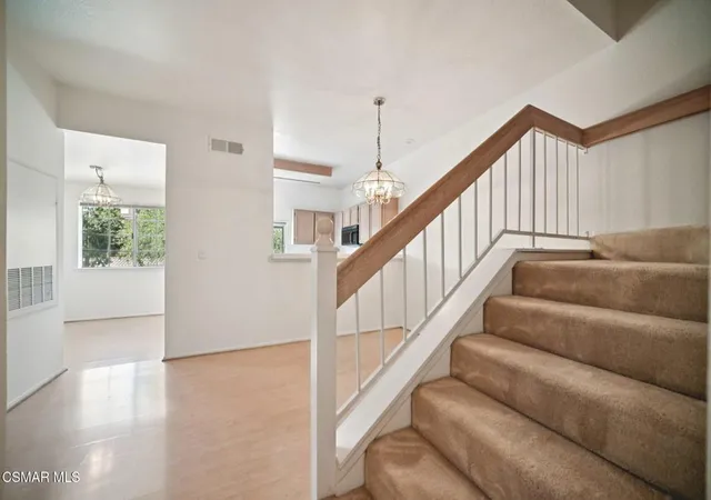 5th image of 668 Oak Run Trl, Oak Park, CA 91377