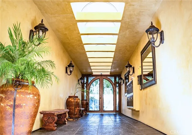 2nd image of 4128 Whitsett #101, Studio City, CA 91604 | MLS# SR26051250