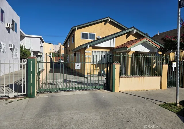 1st image of 1134 S Oxford Ave, Los Angeles, CA 90006 | MLS# GD26051434